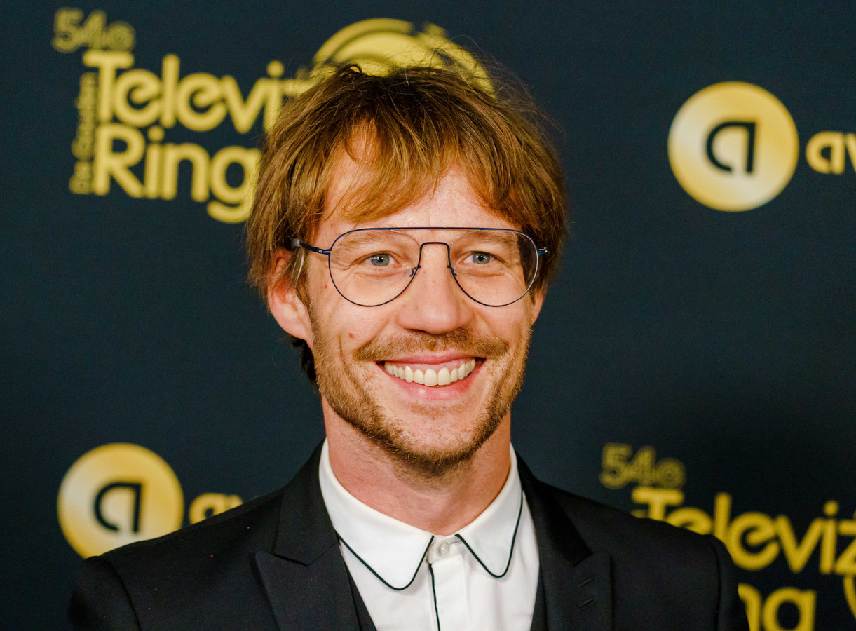 Giel Beelen heeft gestolen laptoptas weer terug | Foto | AD.nl