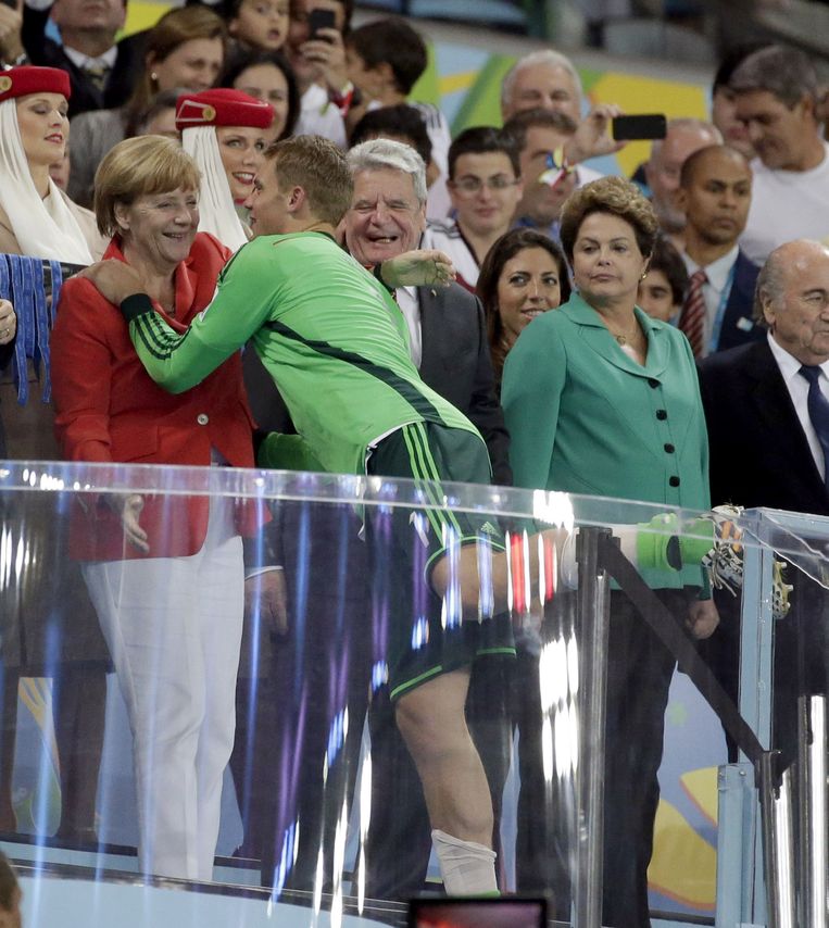 Zó blij was Angela Merkel... | WK voetbal | Sport | HLN