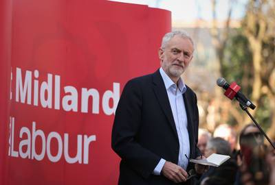 Het rommelt en rammelt bij Britse Labour, wee degene die Grote Leider Corbyn afvalt