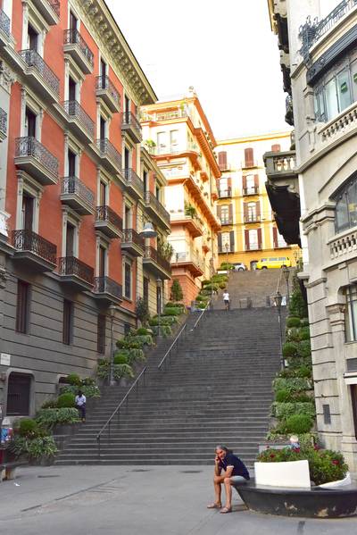 Napels in een ander daglicht: verken de stad via de romans van Elena Ferrante
