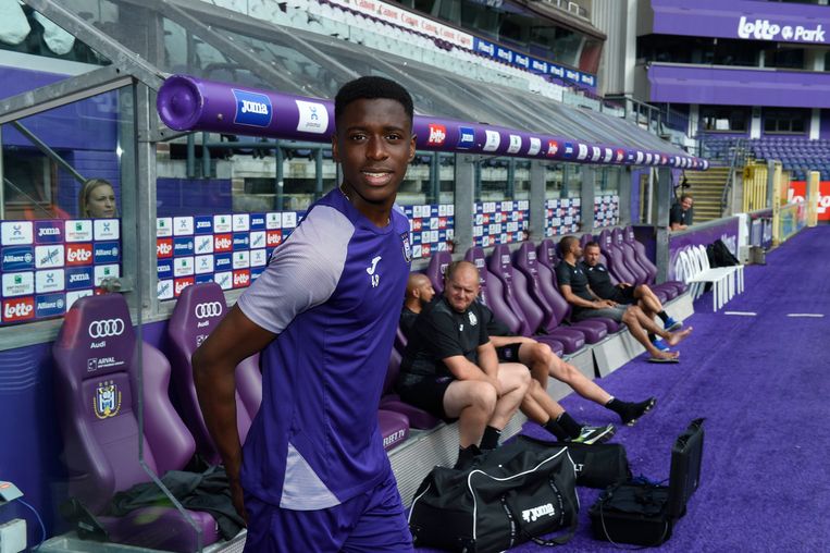 Anderlecht wil contract Sambi Lokonga verlengen: "Ik voel ...