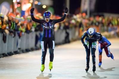 Ineke Dedden wint ijsmarathon in Arnhem