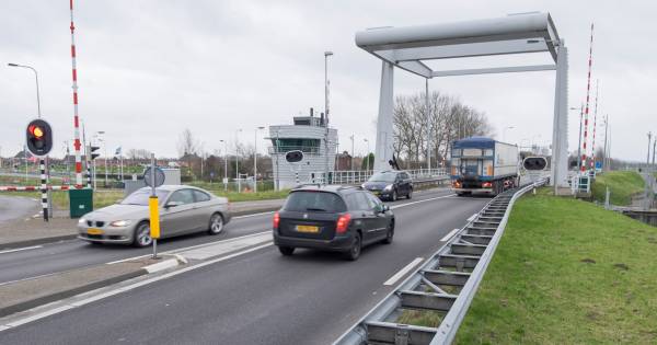 Onderdelen Grevelingenbrug moeten dringend vervangen