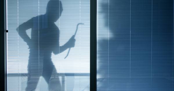 Inbreker aangehouden in Middelbeers dankzij buurtapp | 112 en misdaad - Eindhovens Dagblad