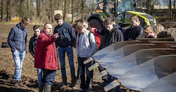Studenten van Zone.College krijgen geen les vanuit de schoolbanken, maar op het platteland