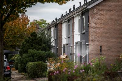 ‘Ik woon al 8 jaar bij mijn moeder van 77': corporaties presenteren crisisverhalen aan Tweede Kamer