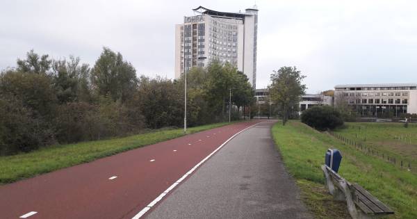 Weer een overval op een onverlichte dijk:.