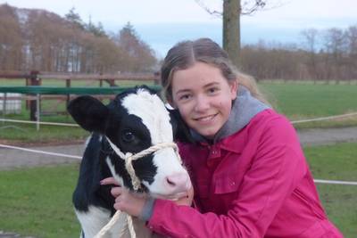 Anna (15) is kritiek op boerenleven zat: Denk een keer extra na als je wat negatiefs wilt zeggen