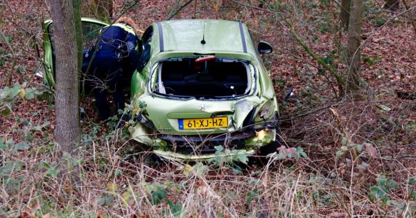 Gewonde bij eenzijdig ongeval op N271 bij Bergen