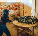 Voor het eerst in België: de rage room, een kamer waar je voor 150 euro alles mag kapotslaan