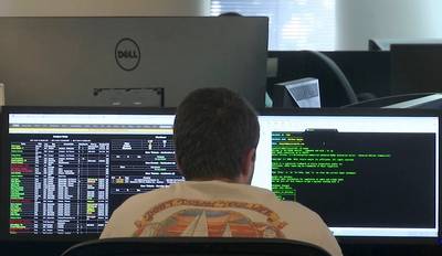 FBI lichtte overheidsmedewerkers 
niet in over Russische hacks