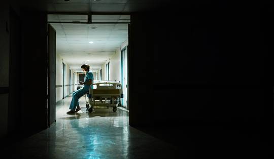 De financiële valkuil van uitzendkrachten voor zorgpersoneel: ‘Plots had ik een schuld van bijna 40.000 euro’