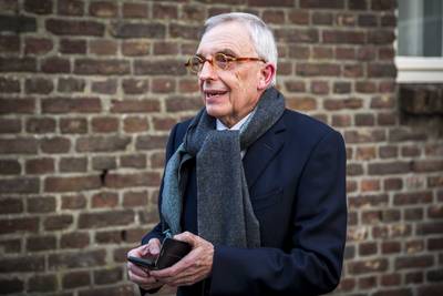 'Biografie Jos van Rey moet uit de handel worden genomen'