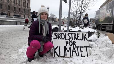 Zweedse klimaatstrijdster moedigt Nederlandse spijbelaars aan: Wat jullie doen is geweldig!