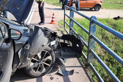 Auto's lopen fikse schade op door botsing in Buurmalsen