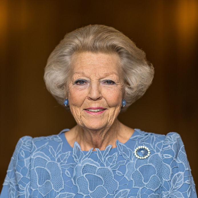 Nieuwe portretten prinses Beatrix ter ere van 80ste ...