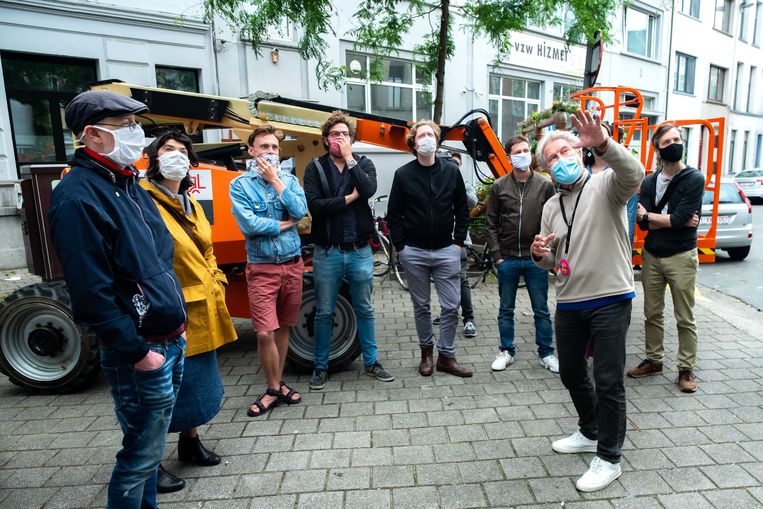 Buurtbewoners krijgen uitzonderlijk een rondleiding in het vroegere atelier en de voormalige woning van Panamarenko 