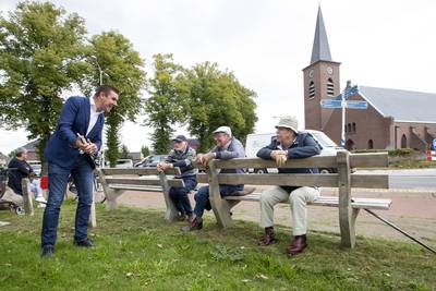 Seniorenboekje Bornerbroek helpt eenzaamheid bestrijden