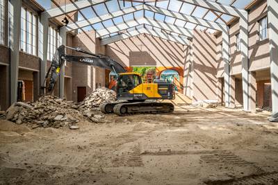 Puinhopen in de oude Ritakerk in Boskant