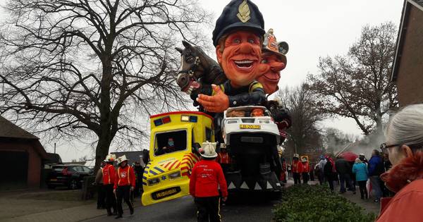 Grote A-wagens voor het eerst te zien bij optocht De Straot