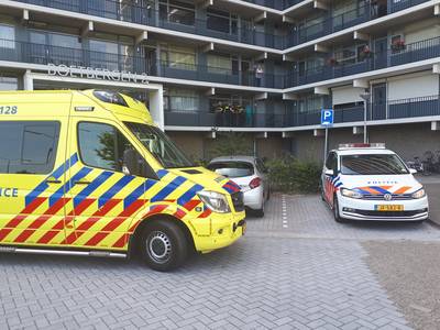 ‘Politie schoot op Nijmegenaar nadat hij maaltijdbezorger Leger des Heils mishandelde’