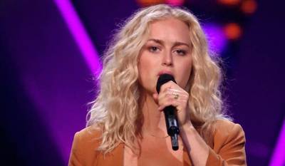 Patricia (29) blaast coaches omver in The Voice