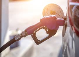 Dit is hoe hoog de onkostenvergoeding voor benzine zou moeten zijn
