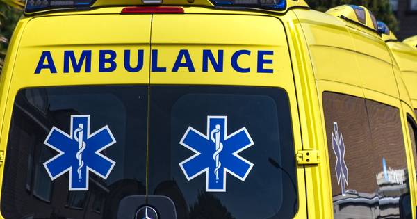 Slachtoffer na schietpartij in Rolderstraat Assen overleden, politie vindt vuurwapen in woning - AD.