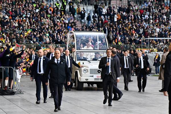 Paus Franciscus op bezoek in het Koning Boudewijnstadion op 29 september 2024.