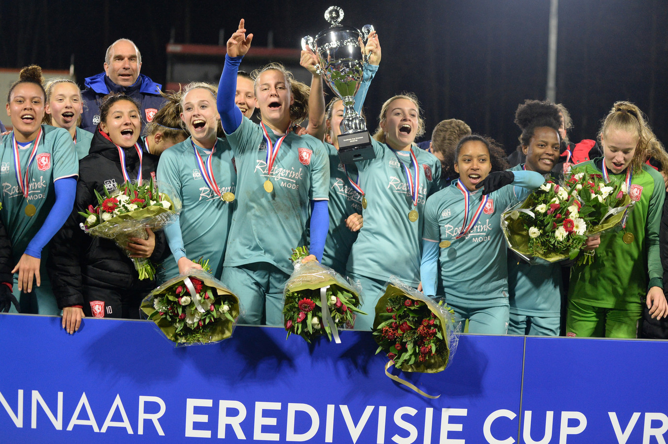 FC Twente Vrouwen winnaar Eredivisie Cup Foto tubantia.nl