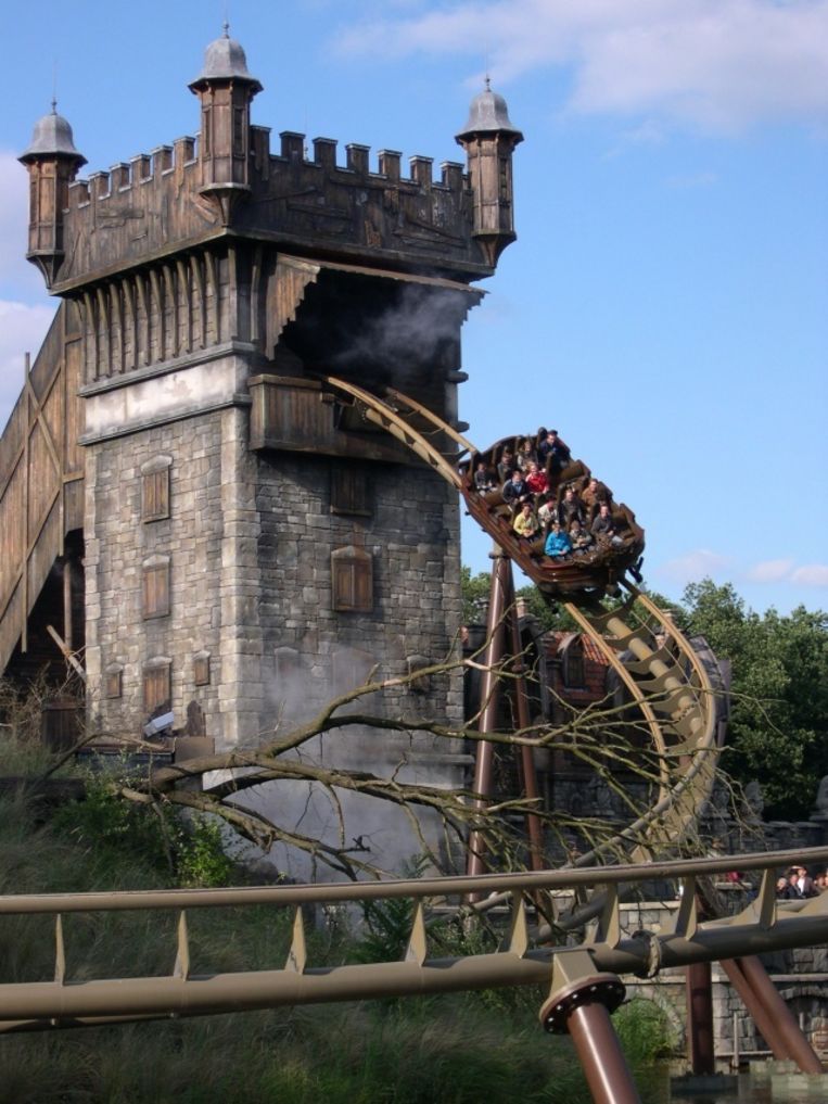 Knokpartij in Efteling na scheet in Vliegende Hollander ...