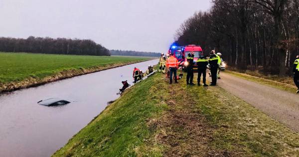 Ronald redde man uit zinkende auto in Bergentheim: 'Koud water? Daar denk je niet bij na' - Tubantia