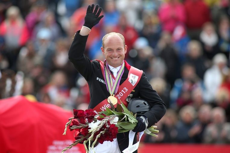 Olympisch kampioen Jung in Hippisch Festijn De Volkskrant