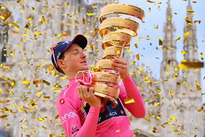 Tao Geoghegan Hart, drie weken geleden totaal onbekend, nu winnaar van de Giro: “I love my bike. I love my life”