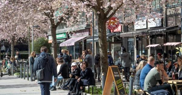 Zweedse Regering Controleert Toch Strenger Op Coronaregels Dit
