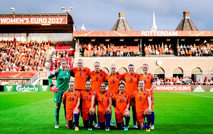 Kuip En Arena Ontvangen Oranjevrouwen Met Open Armen Nederlands Voetbal Ad Nl