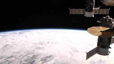 Russische en Franse astronauten keren terug op aarde