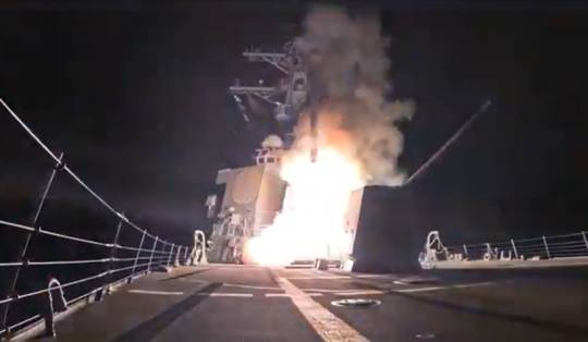 ▶ VS voeren ‘krachtige en dodelijke’ luchtaanvallen uit op IS-strijders in Nigeria, meldt Trump