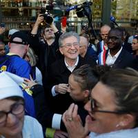 Franse scholierenprotesten worden inzet van presidentsrace en uiterst links begeeft zich op een steeds dunner wordende lijn