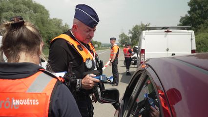 31. Jeune femme recherchée par la police