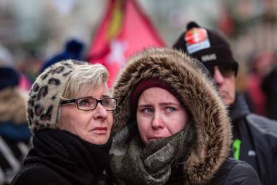 Duizenden bewijzen doodgestoken burgemeester Gdansk laatste eer