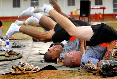 Al 90 yogadocenten actief bij Defensie