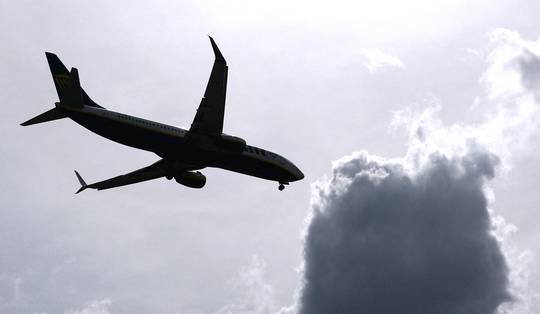 Dat een hogere ticketprijs de armsten zou raken, is uiterst hypocriet: vliegen is nu al elitair