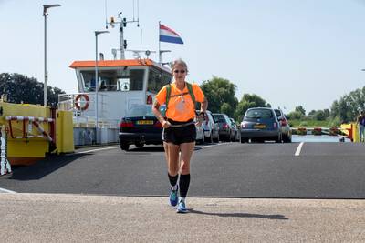 900 kilometer in twee weken: ultralopers trekken door Rivierenland en Vallei