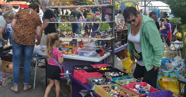 Tweedehands markt Overlangel weer feestje voor publiek en verkopers - BD.nl