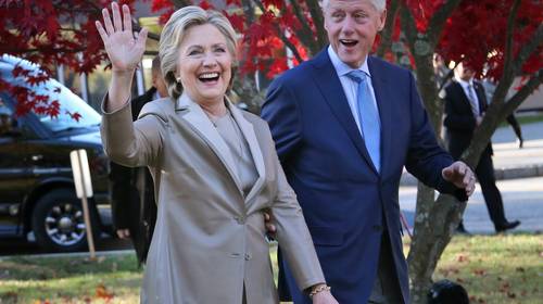 Hillary Clinton één van de 306 kiesmannen en -vrouwen die Joe Biden vandaag stap verder richting Witte Huis brengen