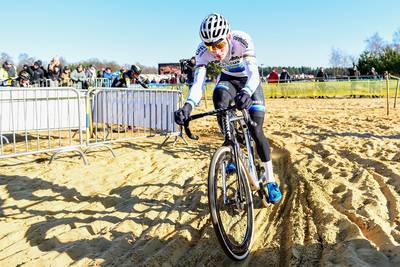 Mountainbiker Mathieu van der Poel de sterkste in La Hallonienne