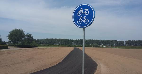Wandelaars hebben rijk weer alleen op 'onverplicht' fietspad bij Kalenberg
