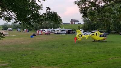 Parazeiler sleept kijker mee in crash, beide Duitsers zwaargewond