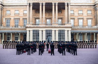 Man valt agenten aan bij Buckingham Palace